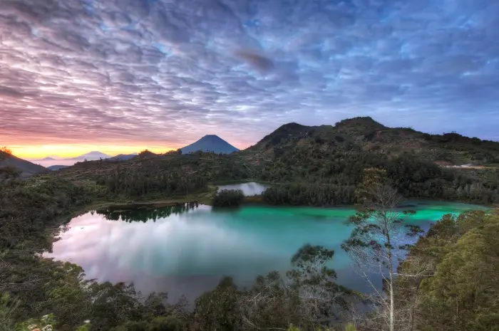 Telaga Warna Puncak Bogor, Menyimpan Keindahan Alam dan Mitos