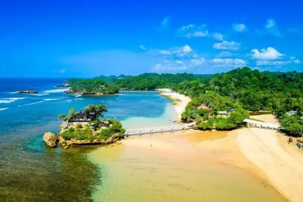 8 Rekomendasi Pantai di Malang yang Indah dan Wajib Dikunjungi